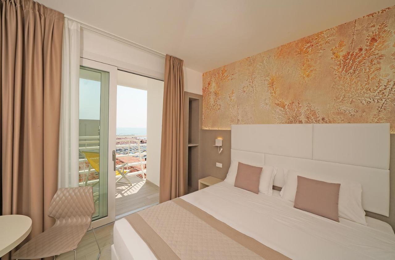 Hotel Strand A Frontemare Lido di Jesolo Eksteriør billede